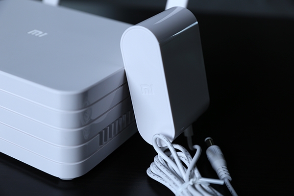 「唯物」全新小米路由器“只見新人笑，不聞舊人哭”